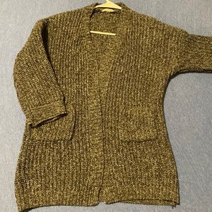 Grey mid-length cardigan with front pockets